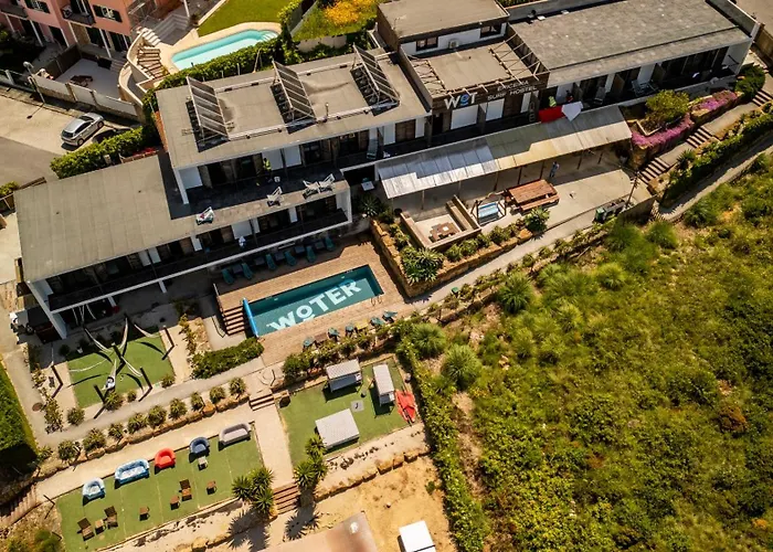 Wot Ericeira Surf Social Hostel