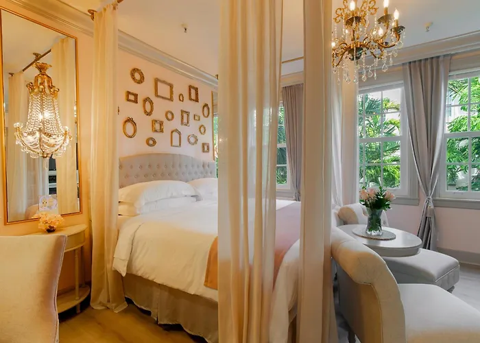 Hemingway Suites At Palm Beach Hotel Island