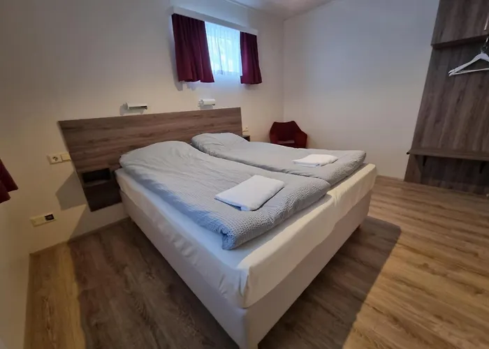 Litla-Hof Guesthouse