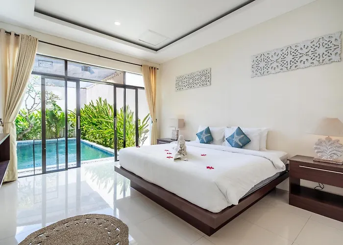 The R Villa Toba - Incl. Motorbikes Seminyak 