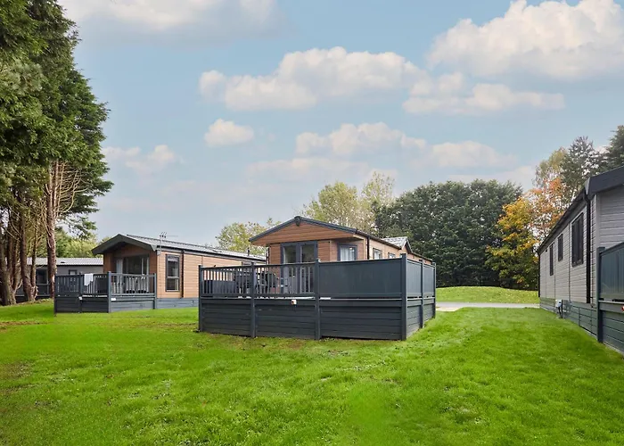 Pine Lodge With Hot Tub York