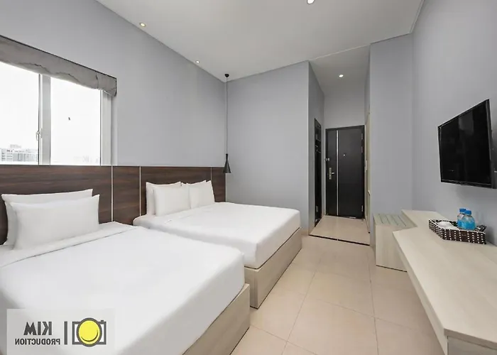 Capital O 1200 Salem Riverside Hotel Danang