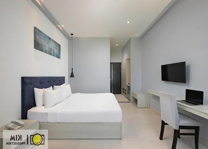 Capital O 1200 Salem Riverside Hotel Danang