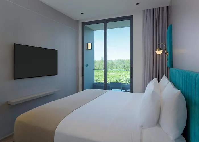 La Green Hotel & Residence Bang Tao Beach 