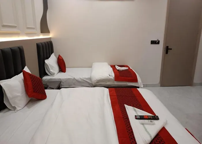 Del Fox Hotel Newly Built At New Delhi - Just A Minute Away From New Delhi Railway Station And Connaught Place Vfs Sivaji Metro