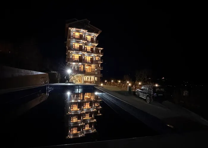 Snow Apple Resort By West Western - Central Heated Room And Air Cooled Manali 