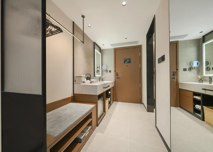 Atour Hotel Chongqing West Railway Station Xinqiao Hospital
