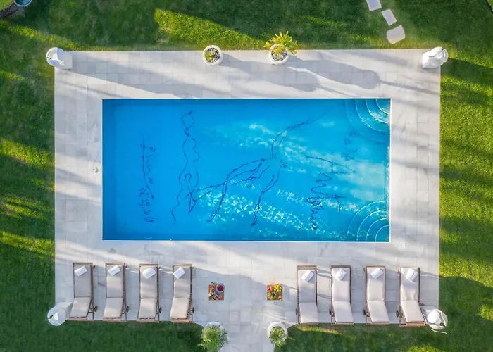 Frontline Villa El Martinete With Picasso Pool Marbella