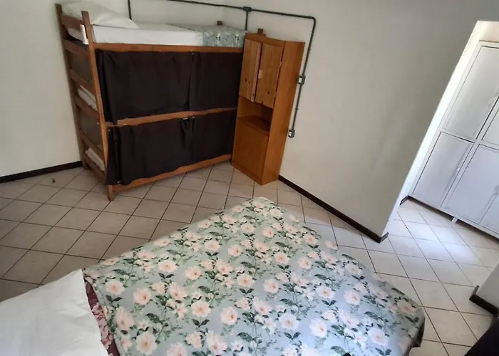 Hostel De Niko Bombinhas