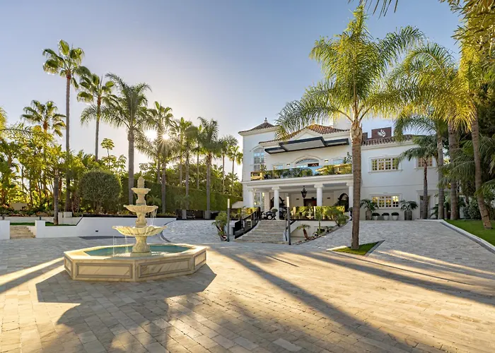 Frontline Villa El Martinete With Picasso Pool Marbella