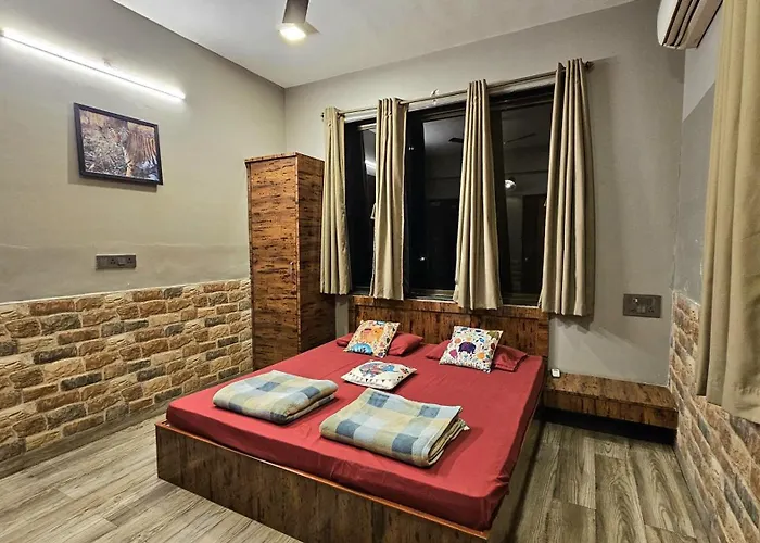 Elephant House Luxury Villa With Curve Pool-Colossal Garden-Panoramic View Lonavala
