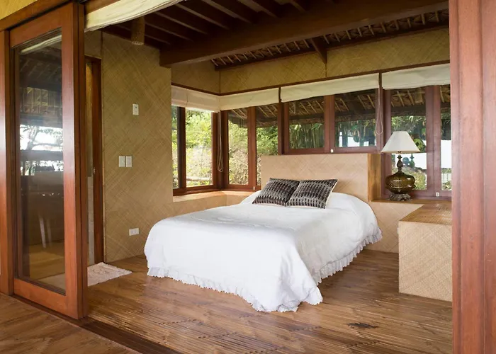 Narra Hill Tagaytay Bed & Breakfast Laurel