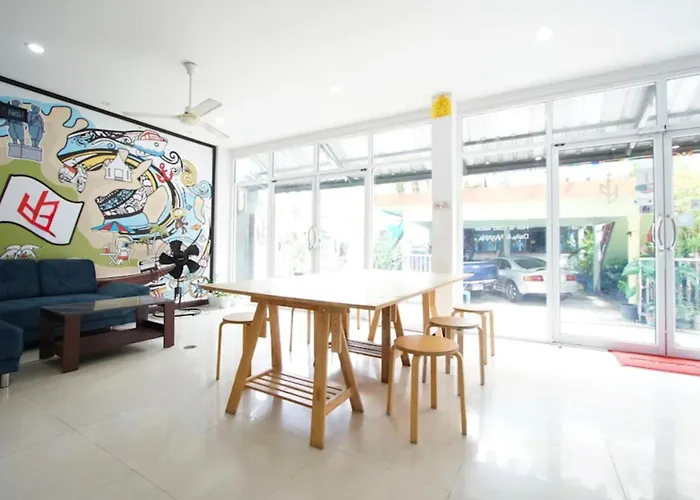 Bedbox Guesthouse And Hostel Patong