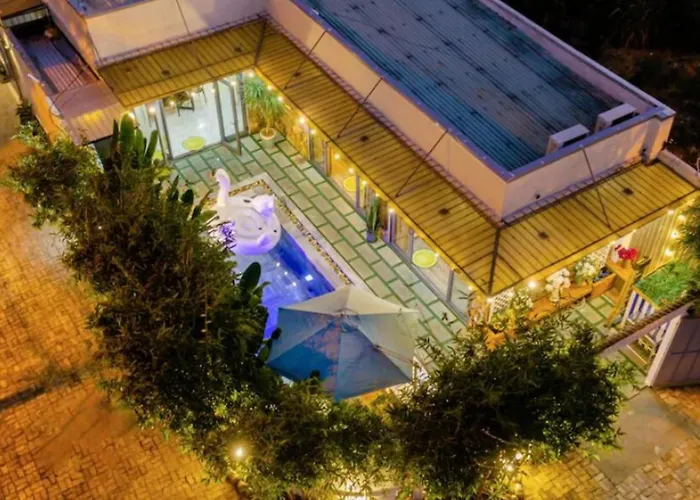 Hometown Bamboo 5-Bedroom Pool Villa Danang-2 Min To Beach