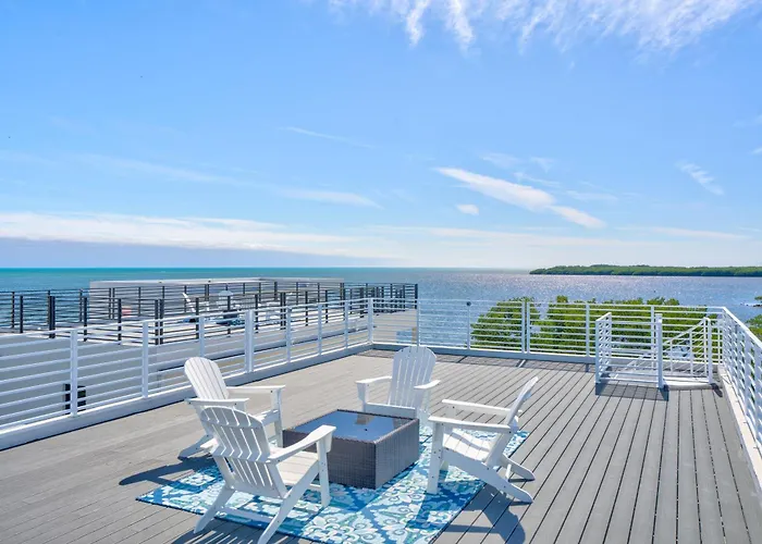 Oceanview Escape Key Largo Pool, Hot Tub And Private Deck Villa