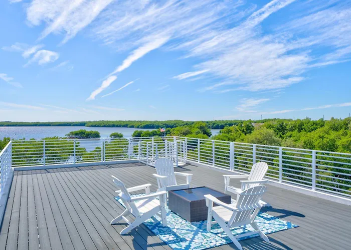 Oceanview Escape Key Largo Pool, Hot Tub And Private Deck Villa