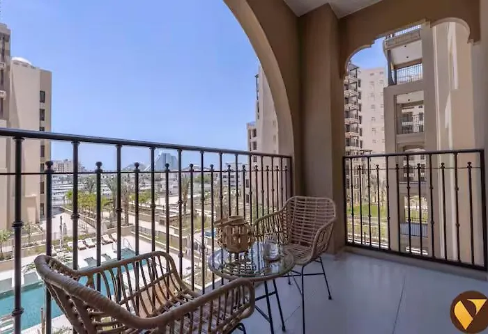 Vogue Vacation Homes, Madinat Jumeirah Living Jadeel Near Burj Alarab, One-Bedroom Apartment With Large Balcony And Pool View, Access To All Amenities Dubai