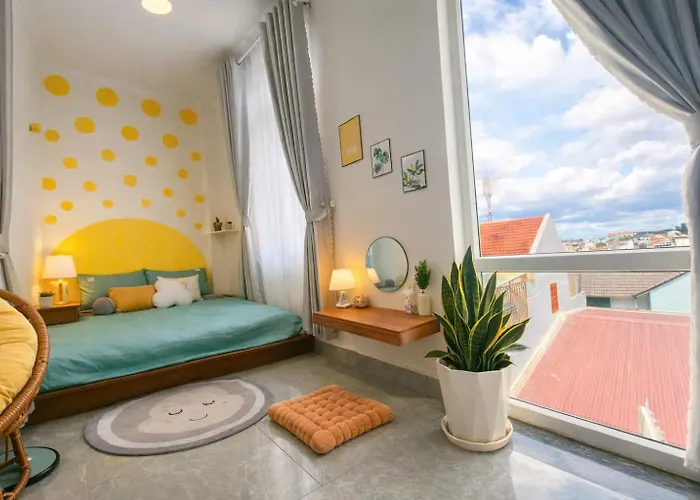Nha Nguyen Can Trung Tam Da Lat - Nuoc Nong Manh - Check In De