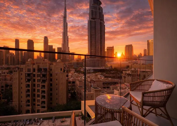 Walk To Dubai Mall- Enjoy Burj Khalifa Show