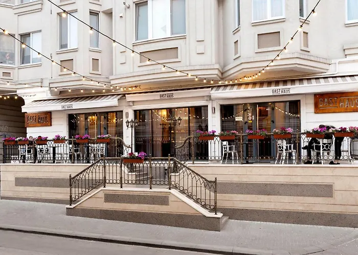 Cozy,Bright,Central With An In-House Restaurant Chisinau
