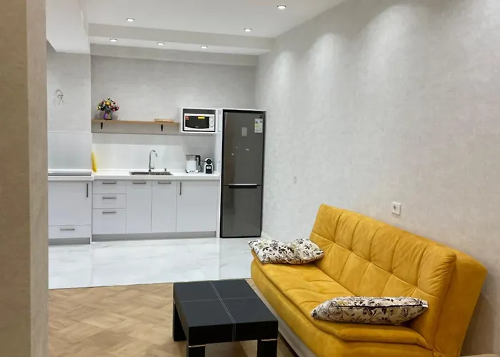 Baku City Center Studio - City View & Modern Comfort