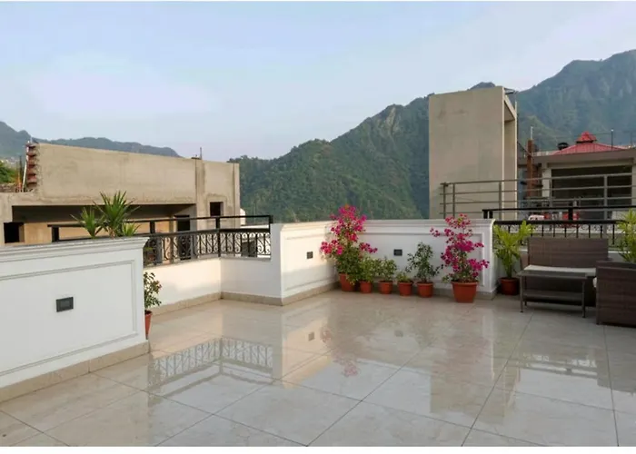 Modern Luxury 2Bhk Flat Lift Parking Kitchen Near Laxman Julla & Beach In Tapovan Rishikesh
