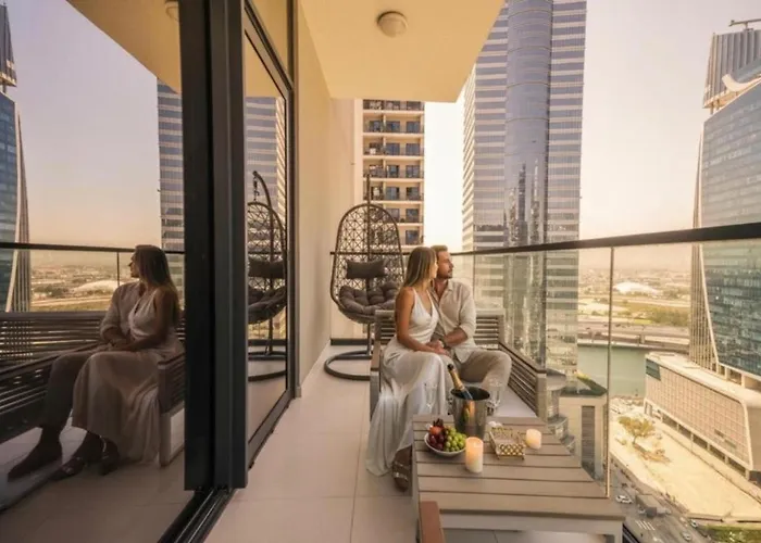 Keyrock Living - Lakeview Luxury In Zada Tower Dubai