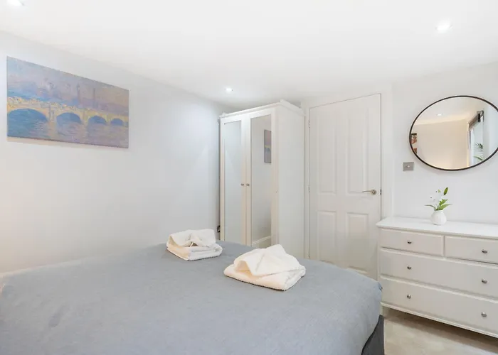 New! Warm Central 3-Bed With Garden - 5 Mins Kensington Westfield London