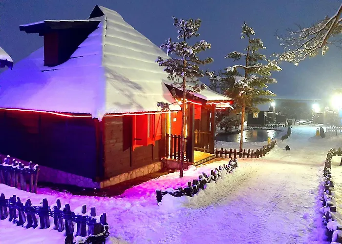 El Paso City, Zlatibor - Unique Wooden Cottages, Treehouse, Wild West Rooms, Accommodation 1-6 People