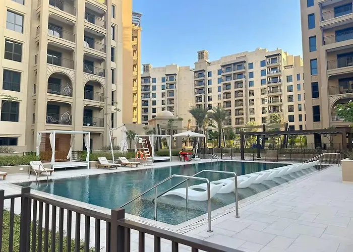 Vogue Vacation Homes, Madinat Jumeirah Living Jadeel Near Burj Alarab, One-Bedroom Apartment With Large Balcony And Pool View, Access To All Amenities Dubai