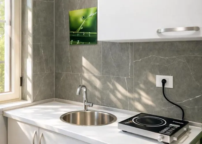 Bllok: Central Cozy Stay, 24/7 Self Check-In Tirana