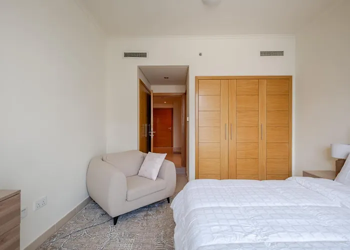 2Br Luxury Apartment In Downtown Opposite Mall And Fountain Entrance Dubai