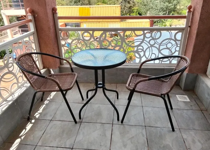 Kukis Place, 5 Bedrooms, Whole Compound Embu