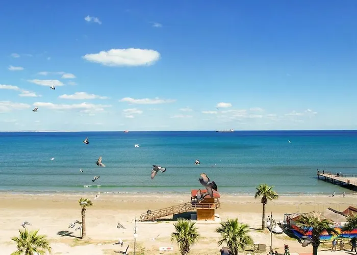 Anteia'S Seaview Suite Just Steps From Finikoudes Beach Larnaca