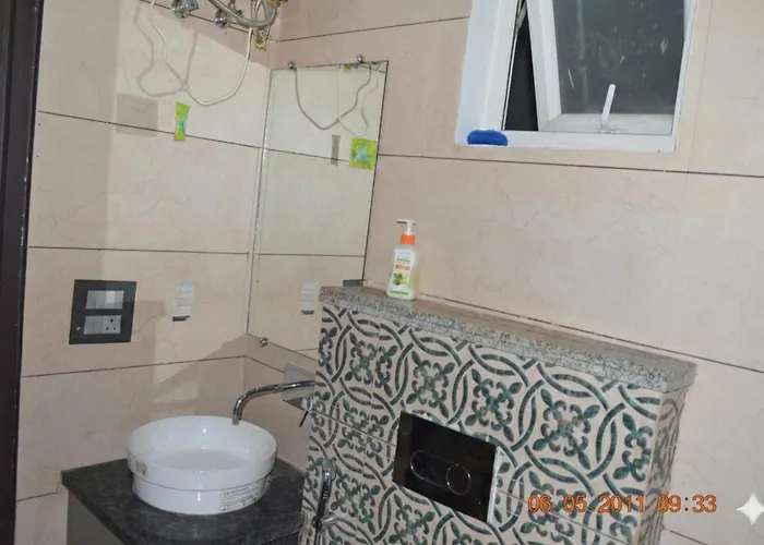 Modern Luxury 2Bhk Flat Lift Parking Kitchen Near Laxman Julla & Beach In Tapovan Rishikesh