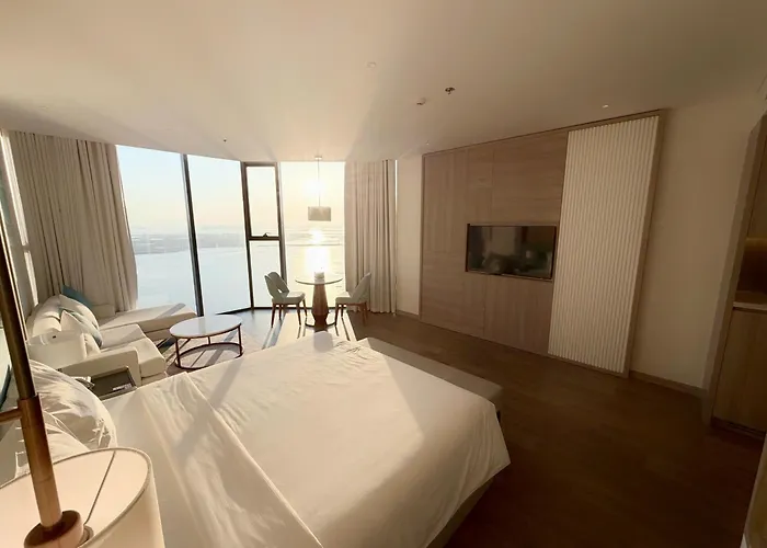 New Life Bai Chay Condotel - From 1 To 5 Bedrooms Ha Long