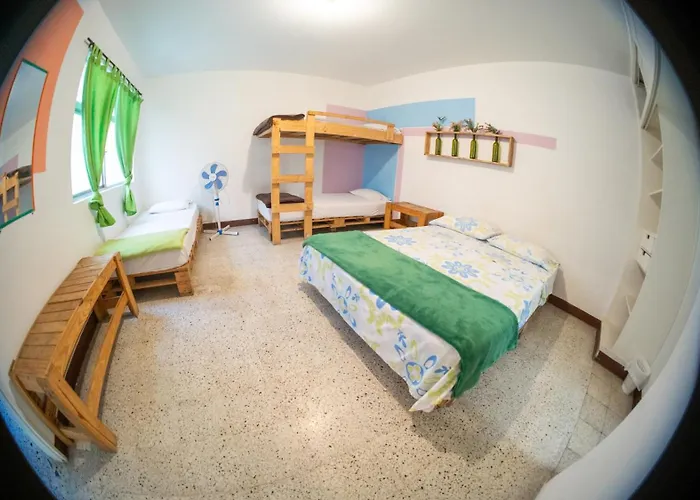 Hostal Paz Y Vida Medellin