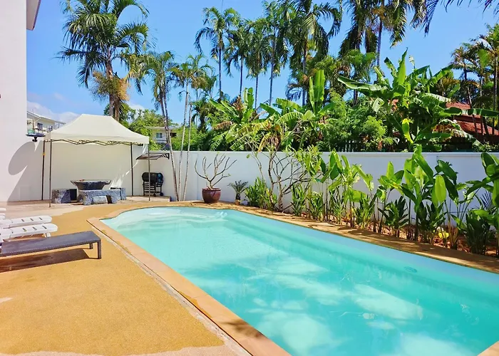 Thai Family Rawai Swimming Pool Villa Hotel