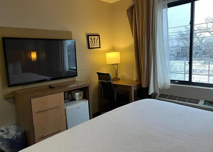 Days Inn By Wyndham Brooklyn Marine Park New York