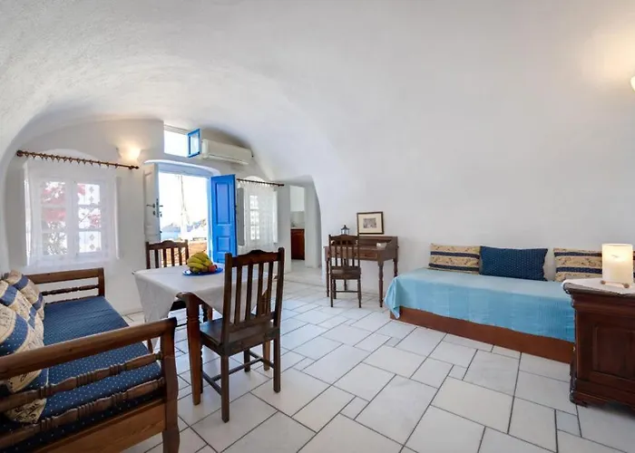 Chelidonia Traditional Villas Oia