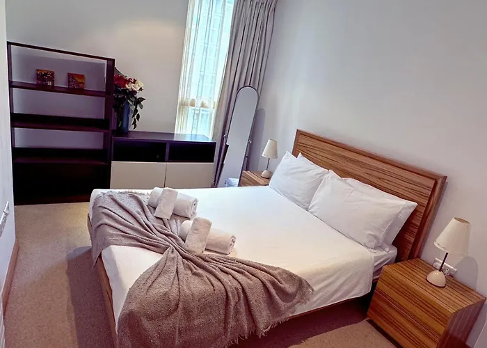 Central Prime King Size Apartment Dublin