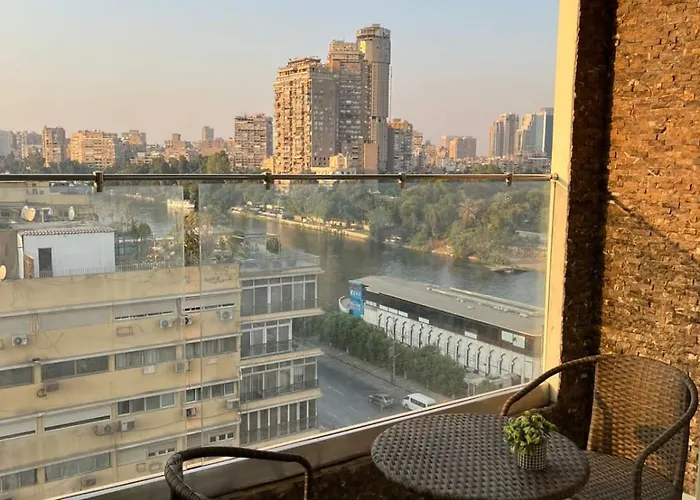 سويت فندقى باطلالة على نيل عجوزة Cairo