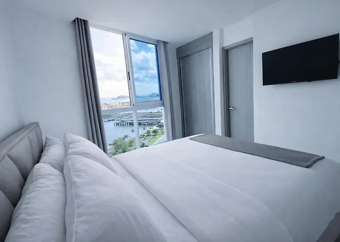 40M Luxury Oceanview Room Hilton Area Rooftop Pool Panama City