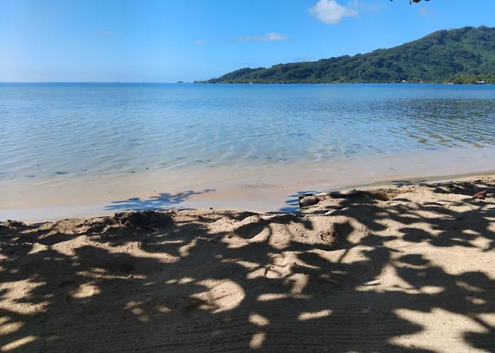 Fare Faaroa Lodge Raiatea