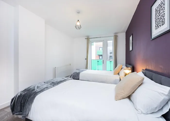 Modern Wembley 2Br - Private Parking & Fast Wi-Fi Apartment London