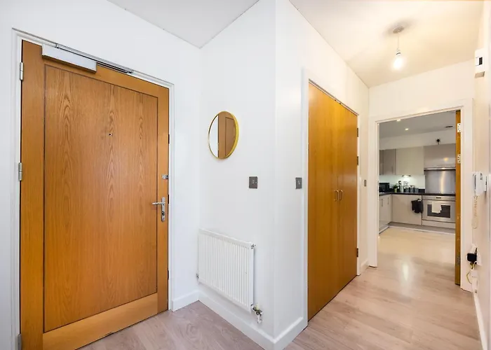 Modern Wembley 2Br - Private Parking & Fast Wi-Fi Apartment London