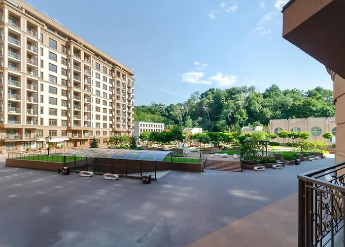 2-76A Pechersk Plaza, Boichuka 17, Kyiv Centre, Stunning City View, 15 Kw Backup Power, Petrovdom Apartment