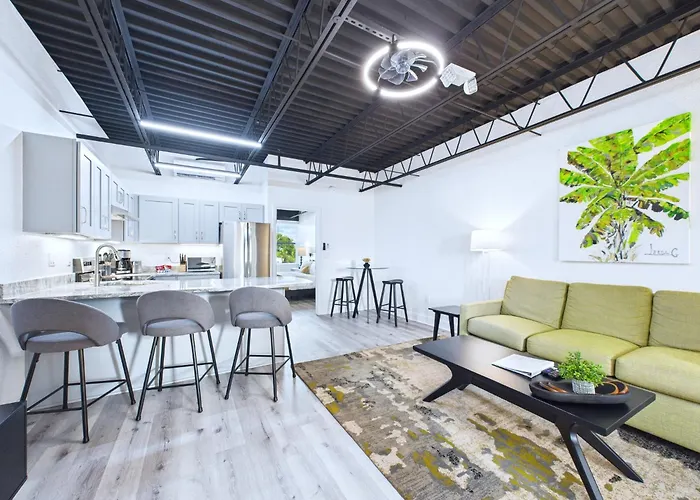 Chic Loft Retreat Near Port Canaveral -Unit 202 Cape Canaveral
