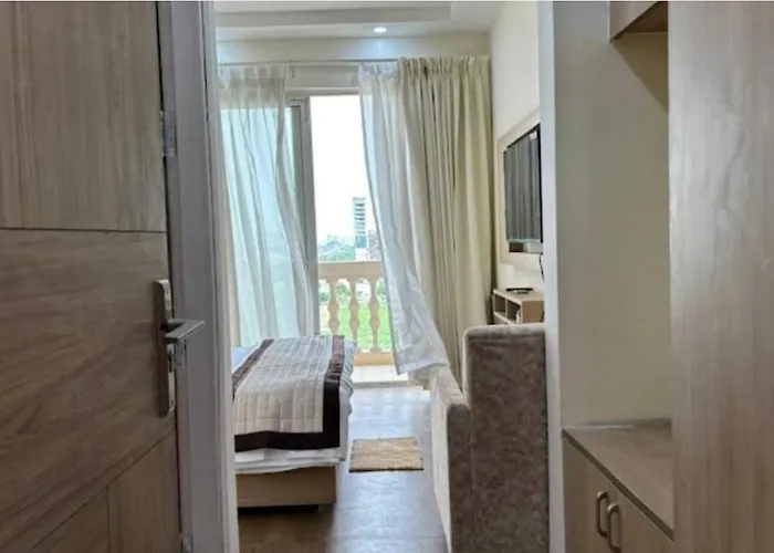 The Kaanha Bnb Hotel Greater Noida