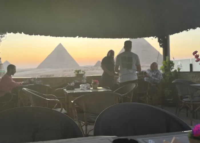 E Pyramids Hills Inn Cairo